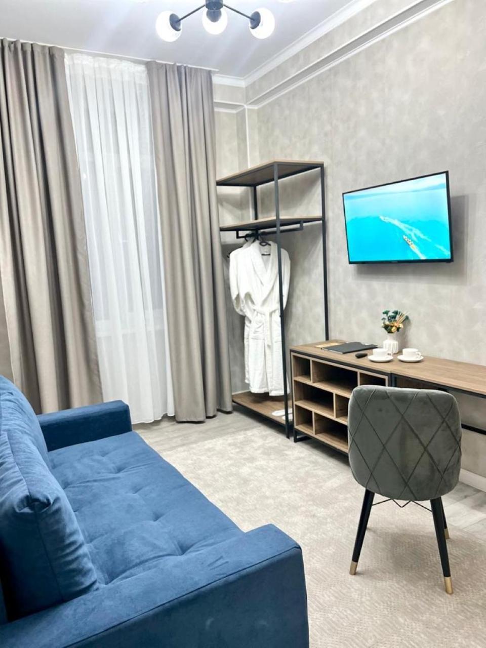 Urban Hotel Bishkek Esterno foto