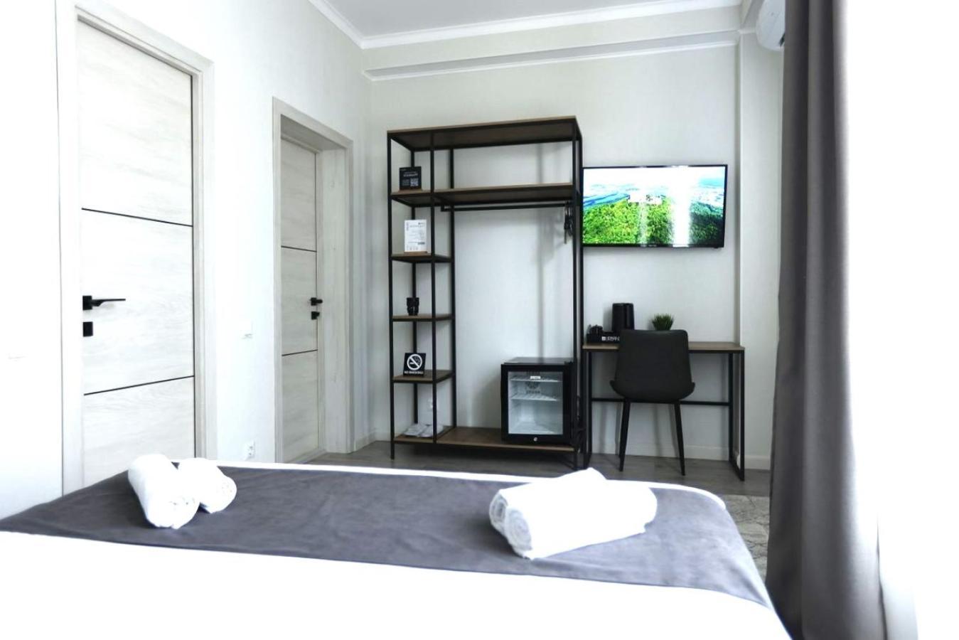 Urban Hotel Bishkek Esterno foto