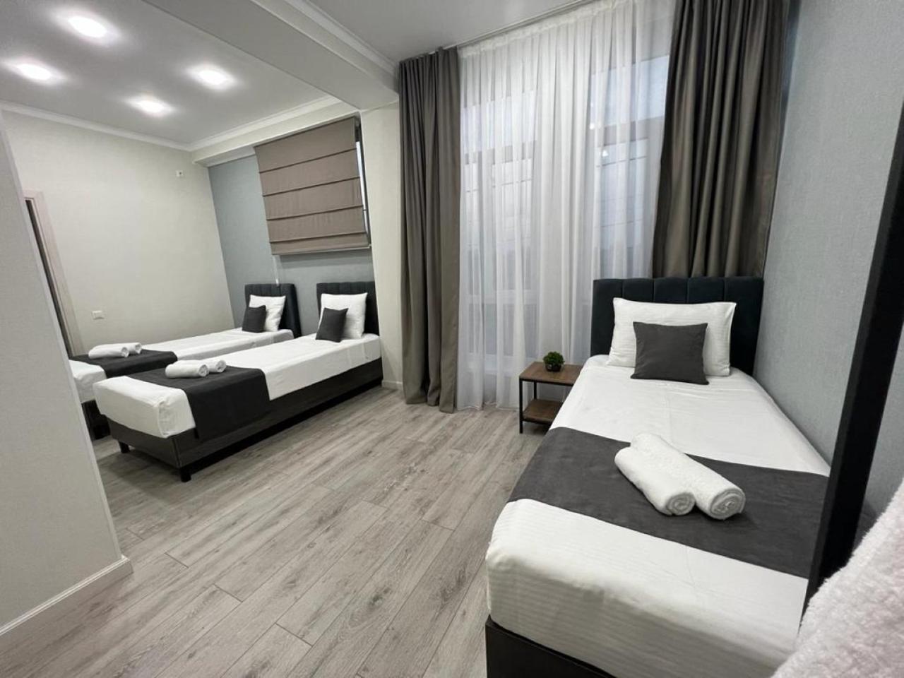 Urban Hotel Bishkek Esterno foto