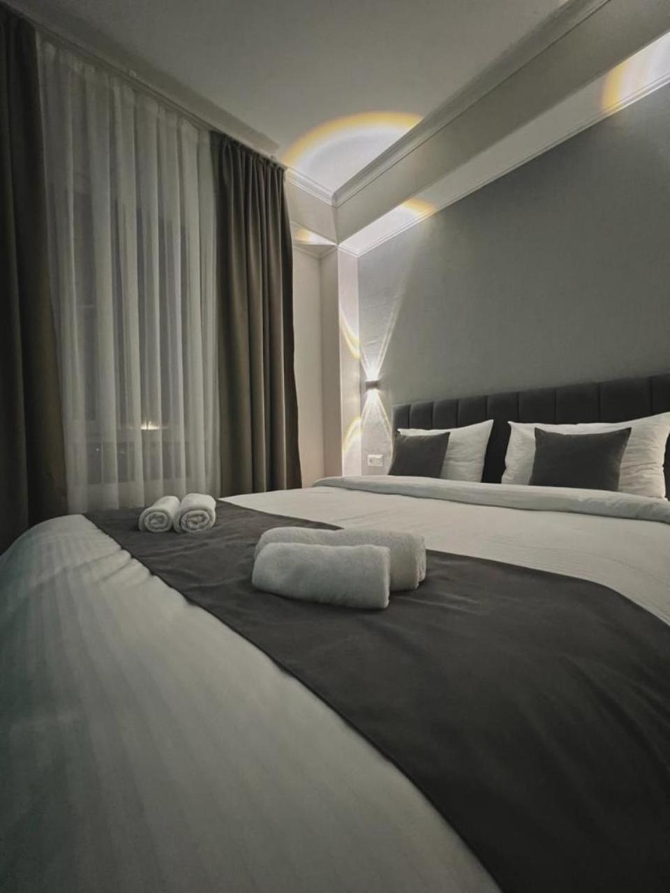 Urban Hotel Bishkek Esterno foto